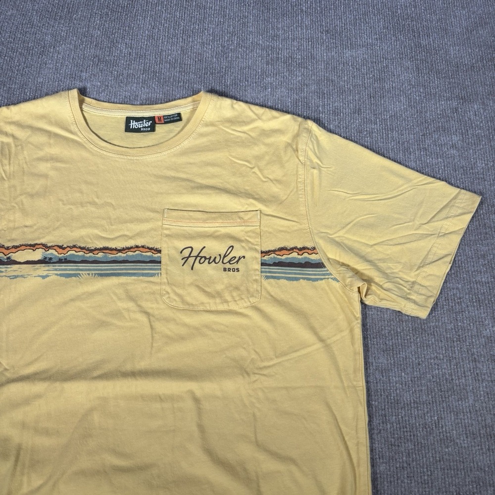 Howler Bros T Shirt Mens M Short Sleeve Yellow Cotton Graphic Print Tropical